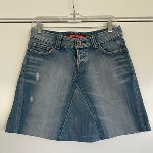 Fun denim mini skirt from TNT Jeans 👖